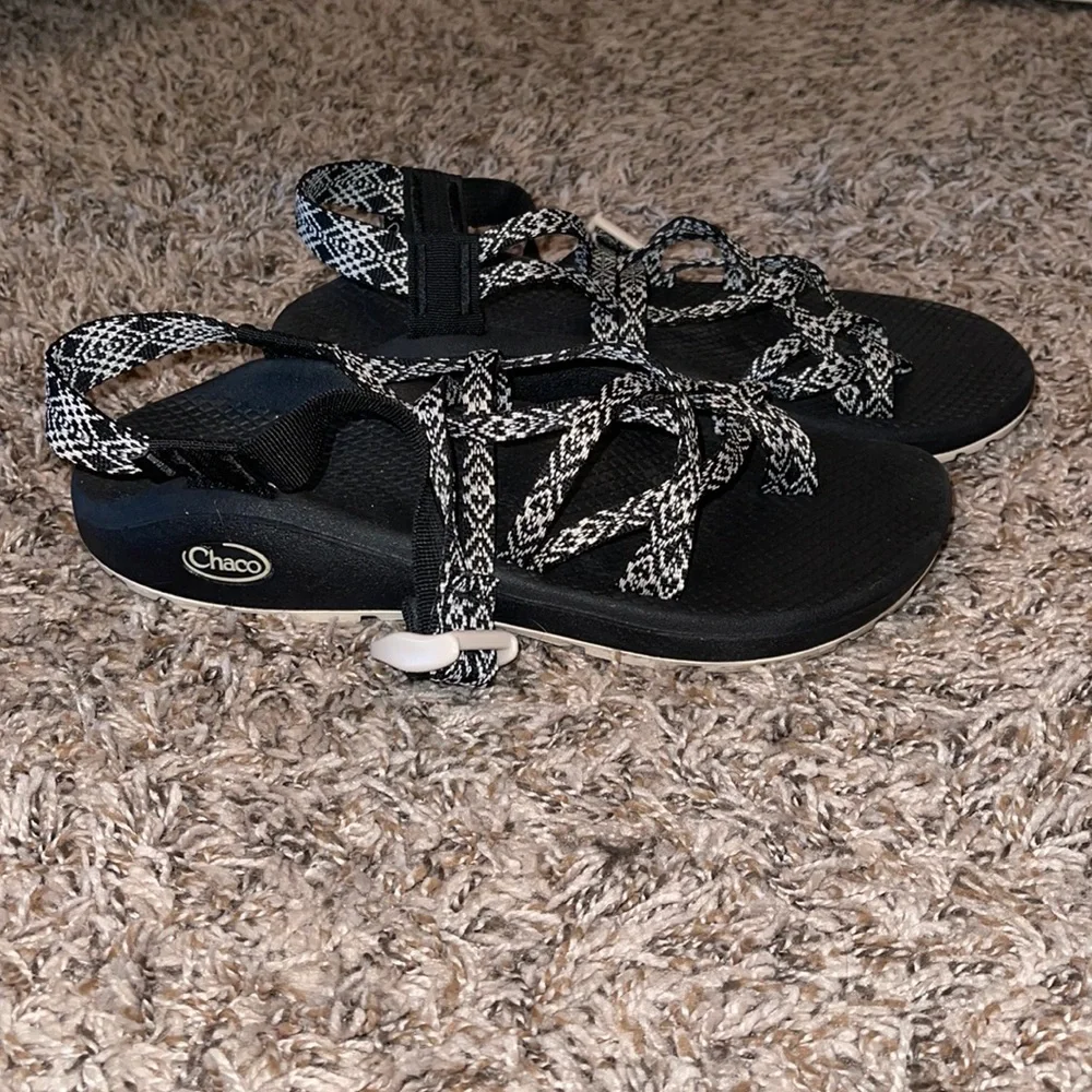 Chacos. - Picture 1 of 4